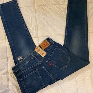 NWT LEVI’S